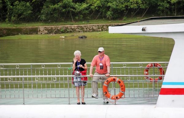 Cruise Tour Guilin, Visitors on a Cruise,Guilin Ship Trip
