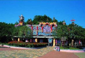 Merryland Theme Park Guilin Tour	