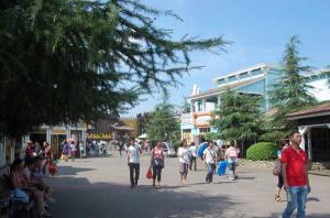 Merryland Theme Park In Guilin