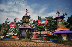 Merryland Theme Park In Guilin	